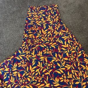 LuLaRoe maxi skirt, like new!